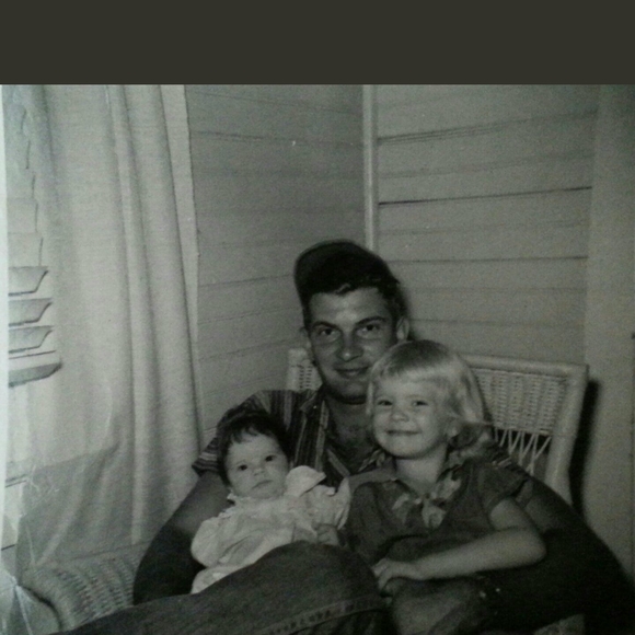 Meet your Posher, Debra - Picture 1 of 1